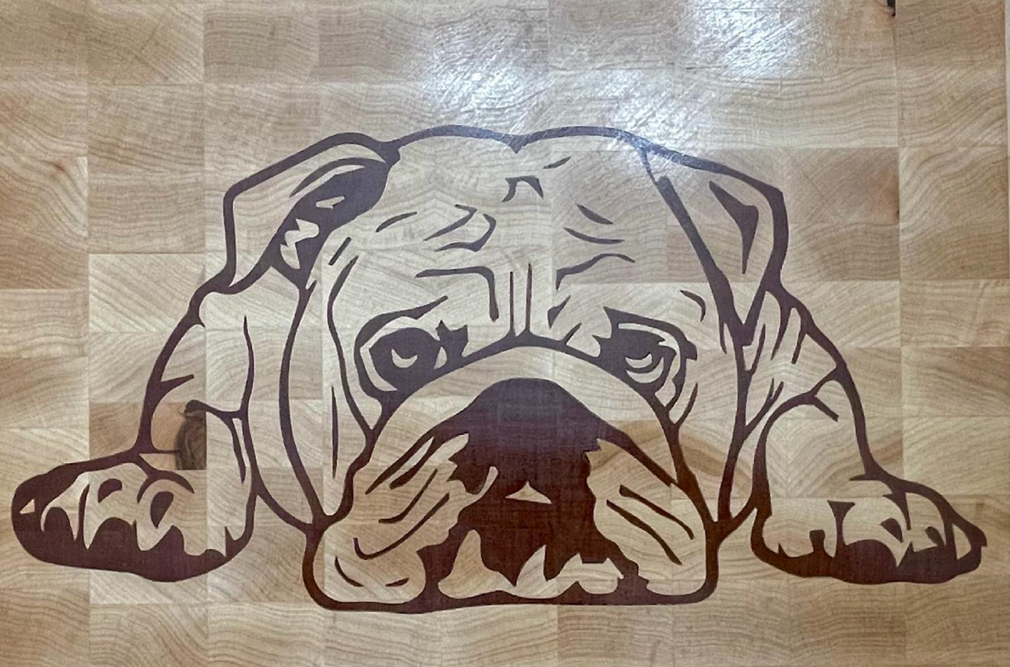 Personalized chopping board bulldog
